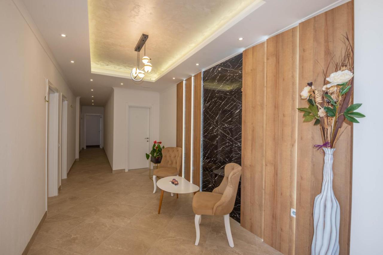 Twins Apartments Улцин Екстериор снимка