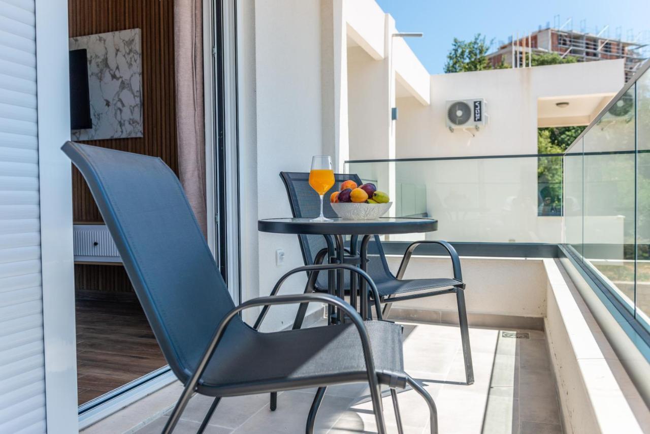 Twins Apartments Улцин Екстериор снимка
